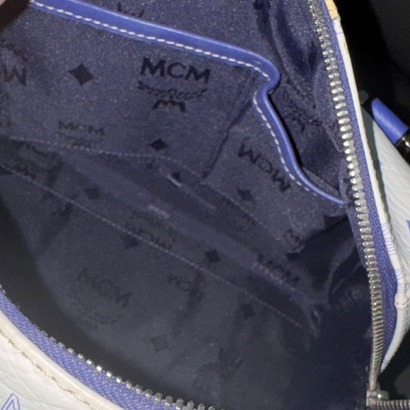 MCM Visetos Princess Lion Boston Bag Multi Color - Picture 7 of 13